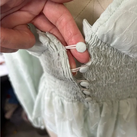 Lulu's Soft Mint Green Sheer Floral Blouse  size Large - Picture 4 of 7